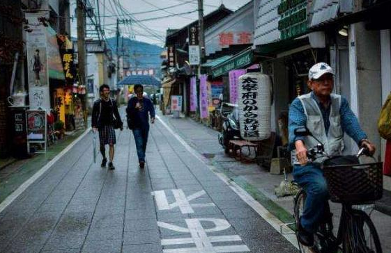 想开24小时便利店 为何在日本的街头上，没有几家早餐店，他们平时早上都吃些什么？