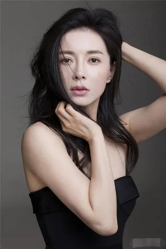 40岁"赛貂蝉"刘敏,戏里戏外都是女王,这样的实力派让人羡慕_腾讯新闻