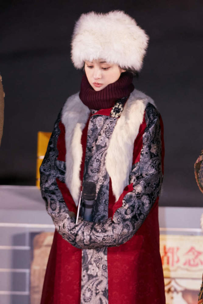 郑爽化身西域少女,惊艳亮相《了不起的长城》发布会