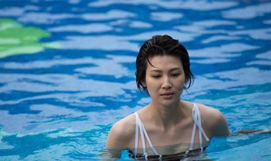 因饰演"李云龙"的妻子走红,气质超凡脱俗,39岁的她怎么样了?