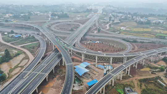 g8515线荣昌至泸州段高速公路全面建成