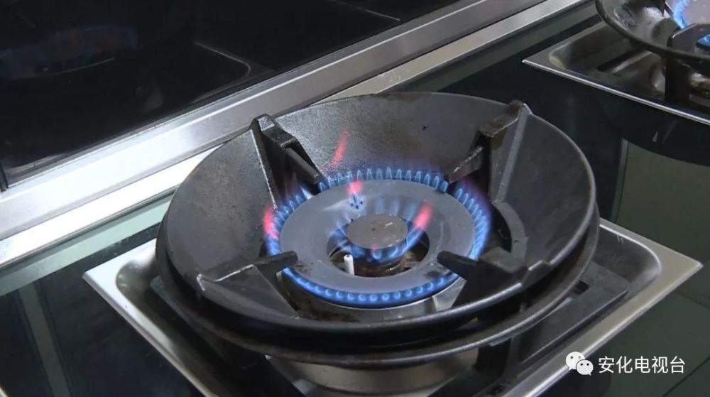 安化县管道燃气终于通气了!第一户今天正式点火