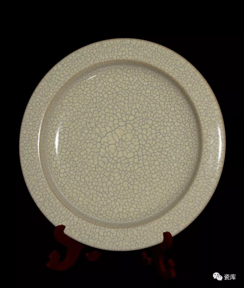 刘小东传世哥窑之墨纹梅花作品欣赏