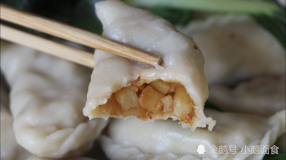 孩子最馋土豆饺子,三天两头喊我做,软面鲜香,上桌瞬间就扫光
