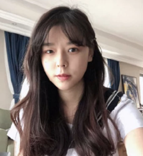 沫子实力捧粉,剪头发不算啥,穿丝袜的她太牛了!