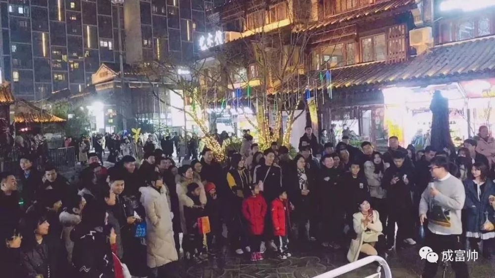 黄西老师|在北京拿到脱口秀新人赛第一名 还能遇到黄西老师 是一种什么体验