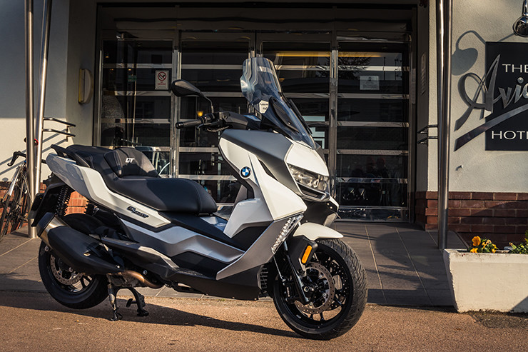 外国人也嫌他贵宝马c400gt外媒测评