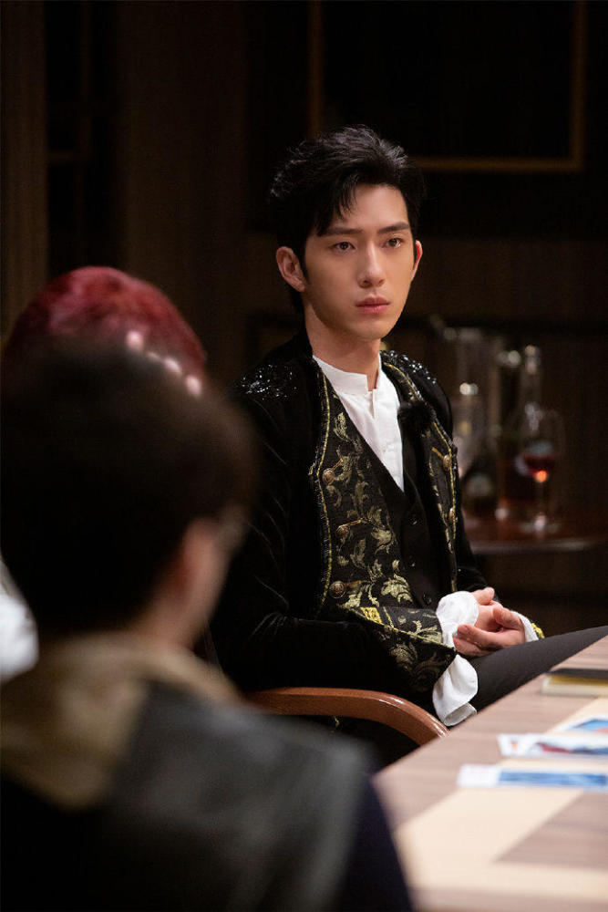 井柏然明星大侦探宣传照来袭