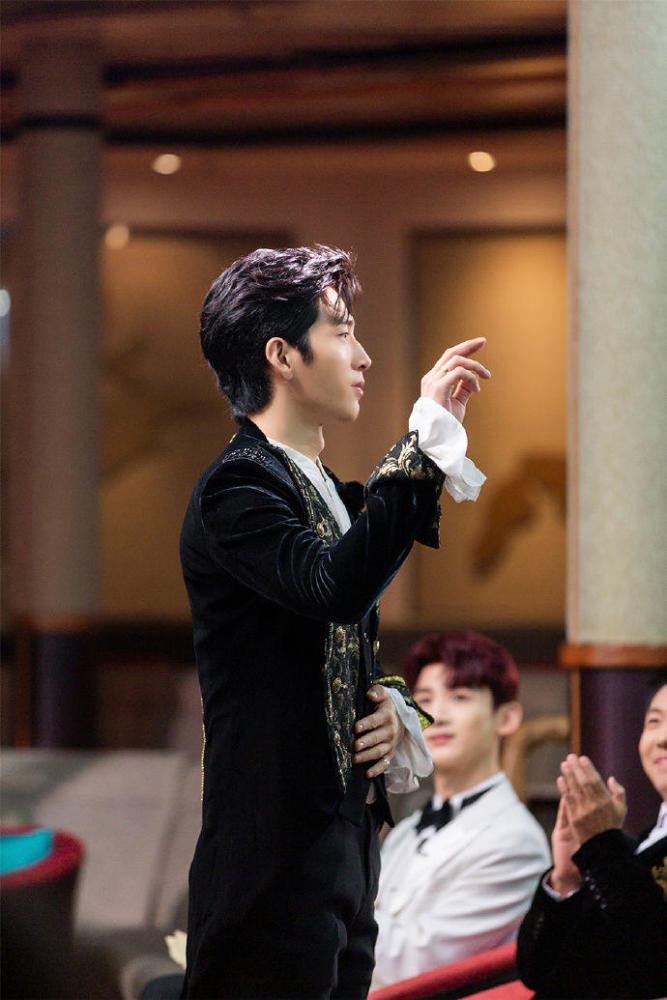 井柏然明星大侦探宣传照来袭