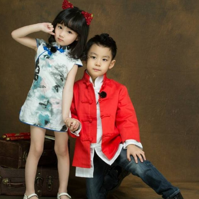 曹颖"女儿"才是整容式长大,小时候与王子两小无猜,近照美成洋娃娃!