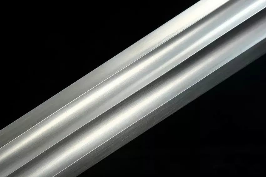 刀剑|对于刀剑来说，剑身的血槽究竟起到什么作用？