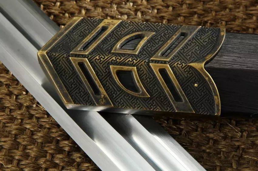 刀剑|对于刀剑来说，剑身的血槽究竟起到什么作用？