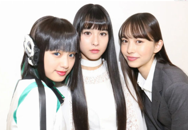 是非常温柔的,像真鱼,还有些像亚树子一样比较沙雕的,还有和月读一样