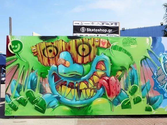 漫画卡通风格的壁画涂鸦,很受欧洲人的喜欢