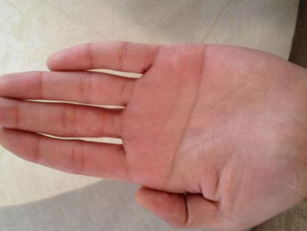 漏财手是什么样的手相