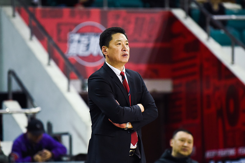 末节为何不用大外援?李春江:作用不大 还不如用本土球员