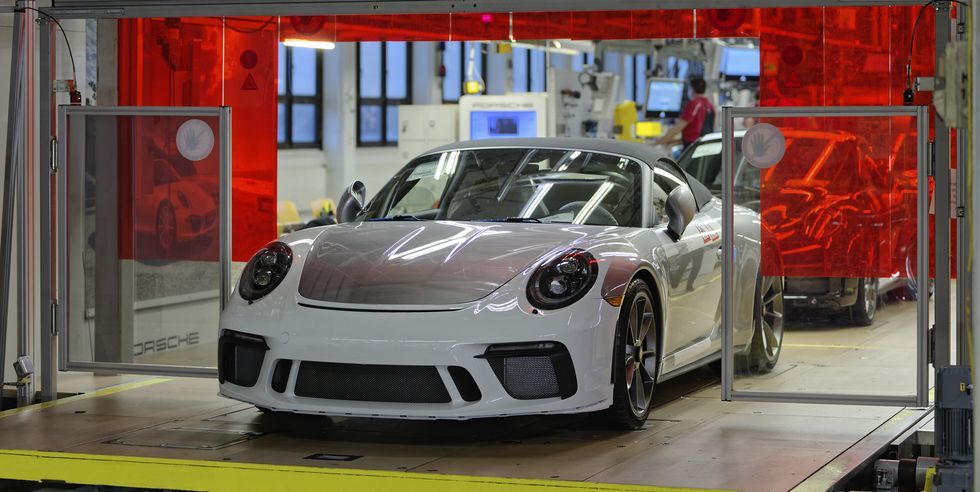 一代传奇,最后一款车型911 speedster下线