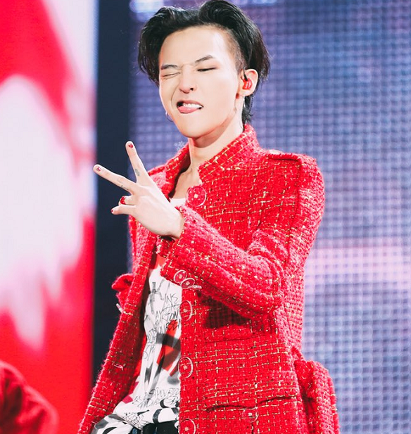 权志龙不愧是"潮流天王",即使理了一个"光头",也像王子来袭