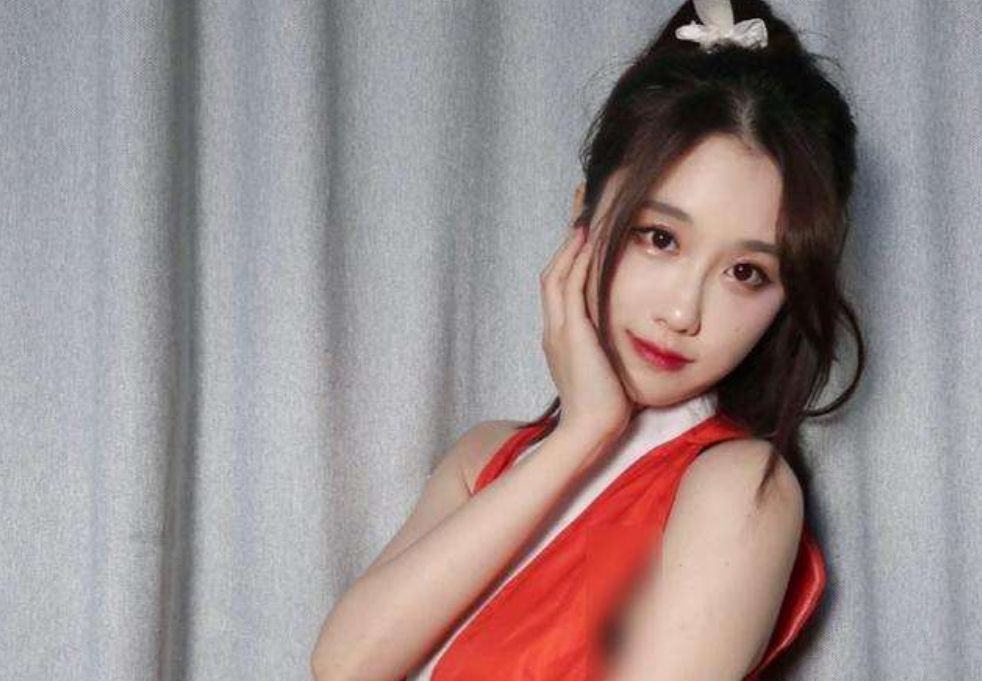 轩子巨二兔的一次cos,360度无死角,网友:美到一塌糊涂!