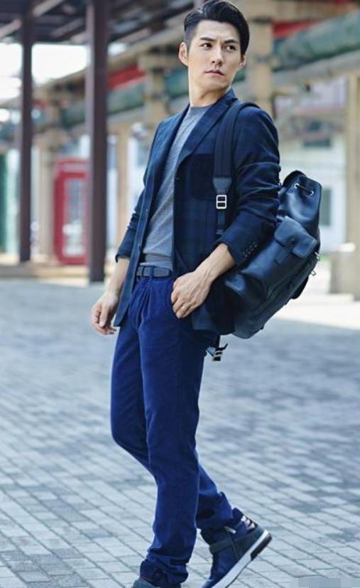 严屹宽近照曝光,羽绒服配紧身裤,"上松下紧"时尚度不输小鲜肉