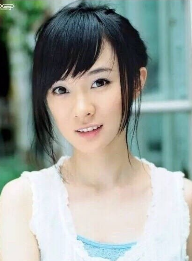 霍思燕出道时旧照曝光,穿上吊带清纯灵动,终于信了杜江的审美!