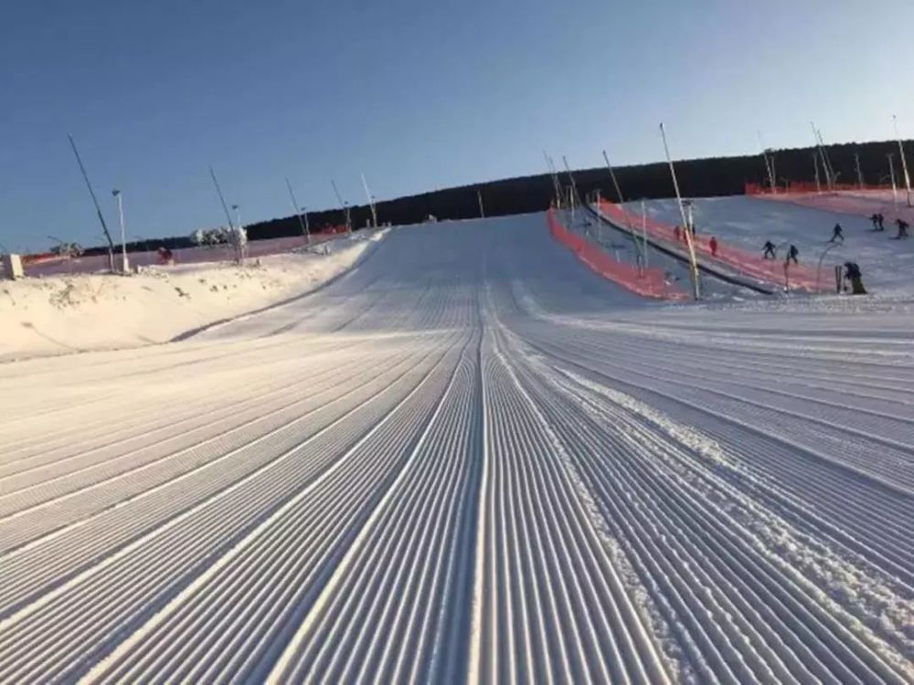 巩义周边滑雪圣地等你去翻牌!