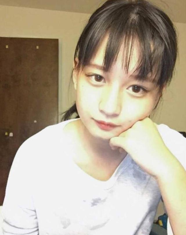 susan苏参加学校典礼,纯生图火遍网红圈,无需美颜特效!