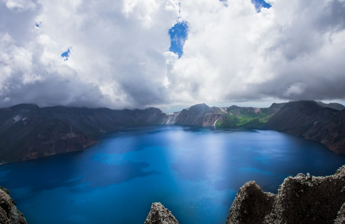 国内最大的火山湖 景色绝美全年开放 此生一定要去一次 腾讯新闻