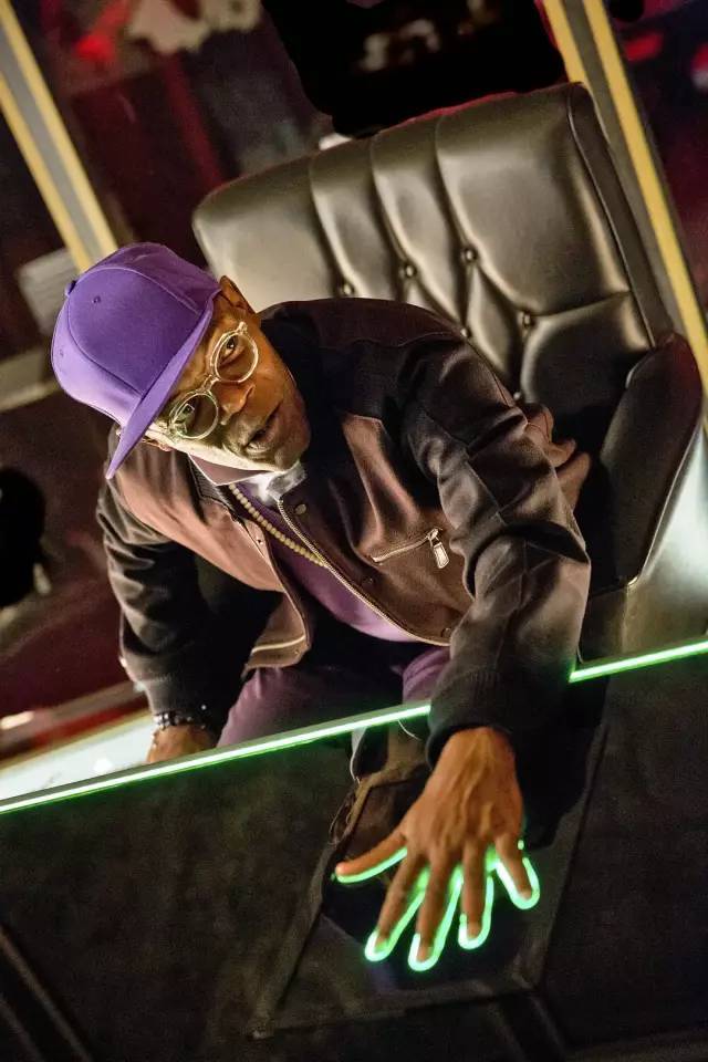 饰演角色:邪恶富翁valentine7《王牌特工:特工学院》多年以后,父亲