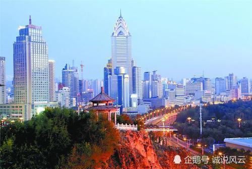 新疆各市gdp排名_实拍新疆最富有的城市,人均GDP远超北京、上海,房价却比县城低(2)