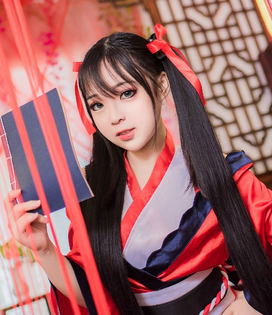 游戏天涯明月刀人物cosplay古装女孩长相清纯十足