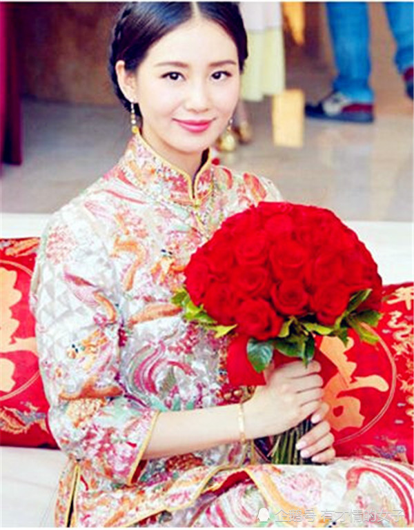 刘诗诗中式婚服图片