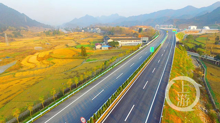 潼荣高速通车啦!明年1月1日零时前免费通行