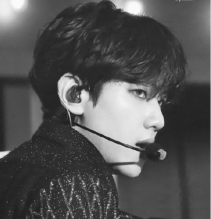 韩国男星边伯贤"造型太绝",网友直呼蓝发仙子哥哥