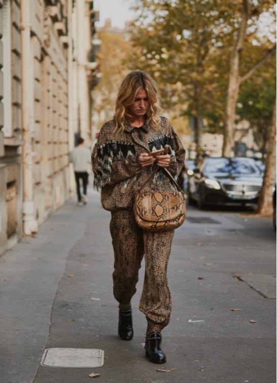 避开"暴发户"形象,动物纹也能穿得清新又时髦,轻松摆脱土气感