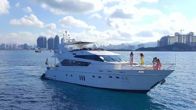高端的游艇出海派对应该是怎么样呢三亚小哥来聊聊