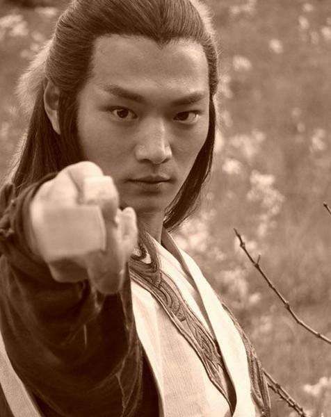 耶律齐在"义释完颜萍"事件中的表现堪称完美,颇具君子风范.