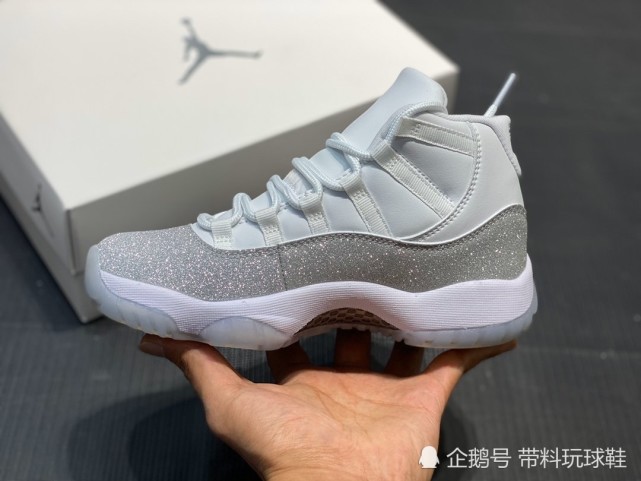 一双可以当婚鞋的aj乔11aj11闪银满天星真碳板开箱测评