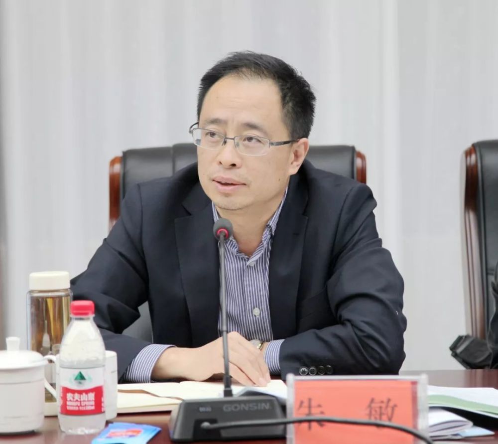 朱敏点亮城乡夜色的光明使者