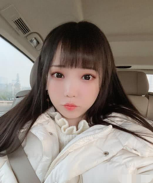 b站咬人猫最近热度很高啊看到照片后我才知道什么原因