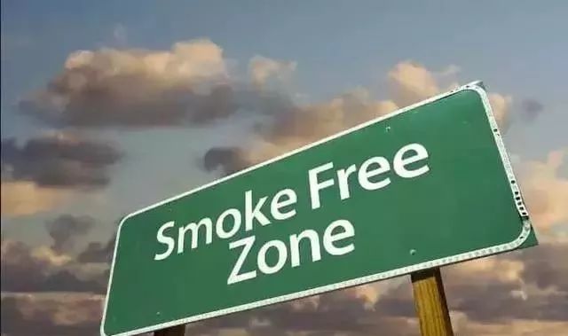 smoke free意思是"随便吸烟"?一辈子没听过这种要求