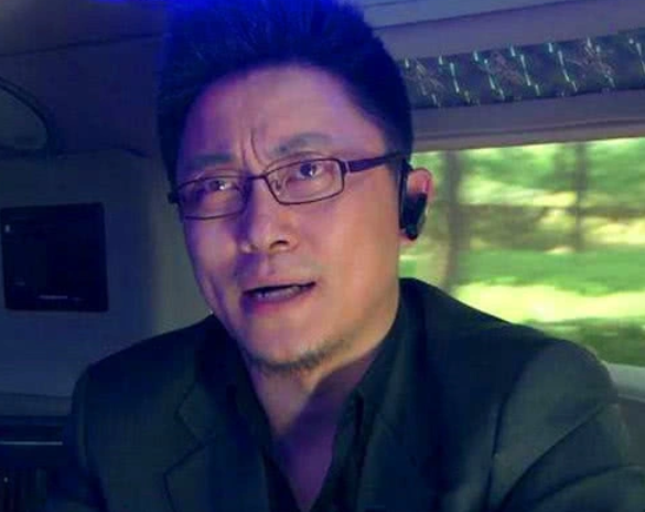最后是杜俊,他是关谷神奇的大师兄,他说话非常非常慢,而且一副冷淡的