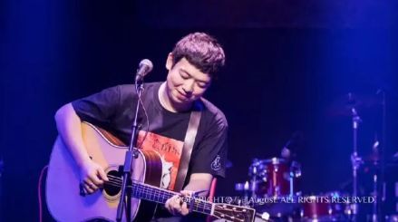 独立音乐人,词曲创作人翁大涵将给大家带来熟悉的旋律《盼兮》,《莫愁