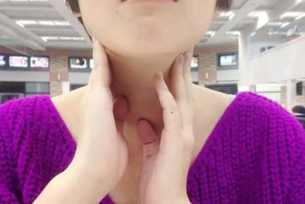 患有甲状腺结节 少碰3物 多吃5物 清热散火 结节或能慢慢消散 腾讯新闻