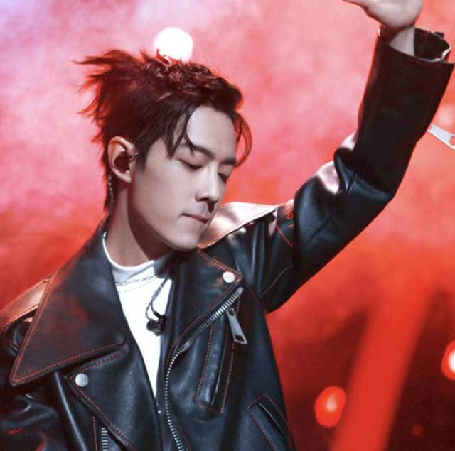 有种"惊艳"叫肖战扎脏辫,本以为不好看,看到效果:想嫁给他