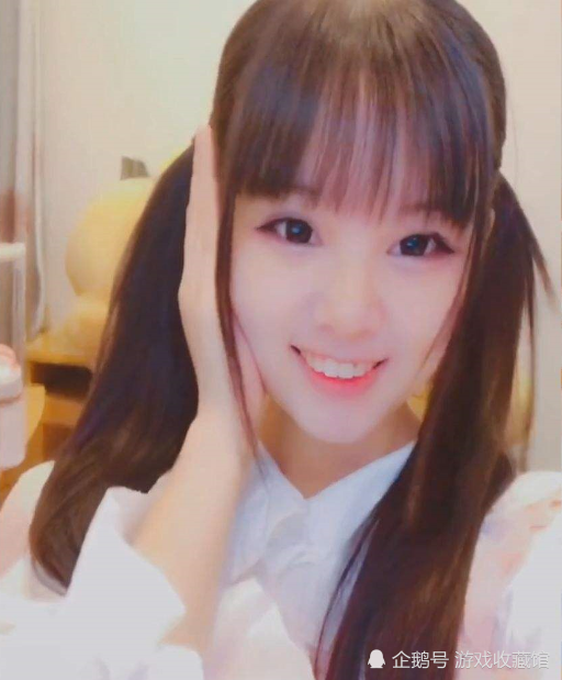 火线妹真实身高曝光!看到路人镜头下的她,网友直呼:破灭了!