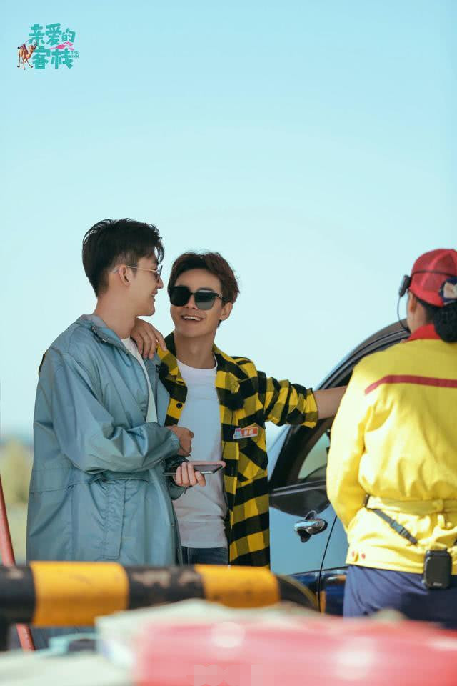 明星纷纷现身跨年晚会彩排,张翰马天宇"牵手",引发网友热议