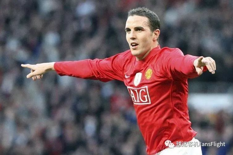 奥谢在曼联踢过后卫,踢过中场,也踢过前锋,甚至奥谢还曾经踢过门将