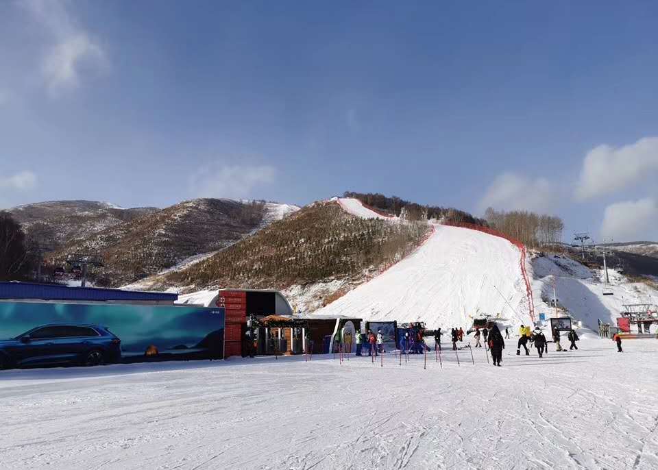 灵石滑雪场图片