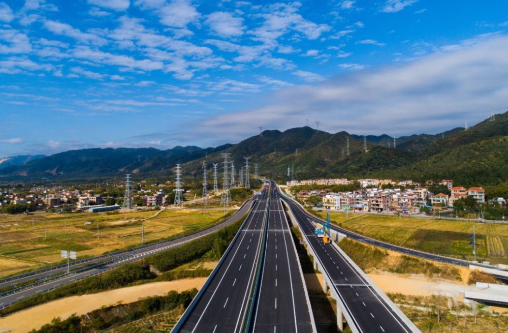 副廳長賈紹明,廣東省交通集團副總經理霍燕濱,肇慶市市委常委,市政府